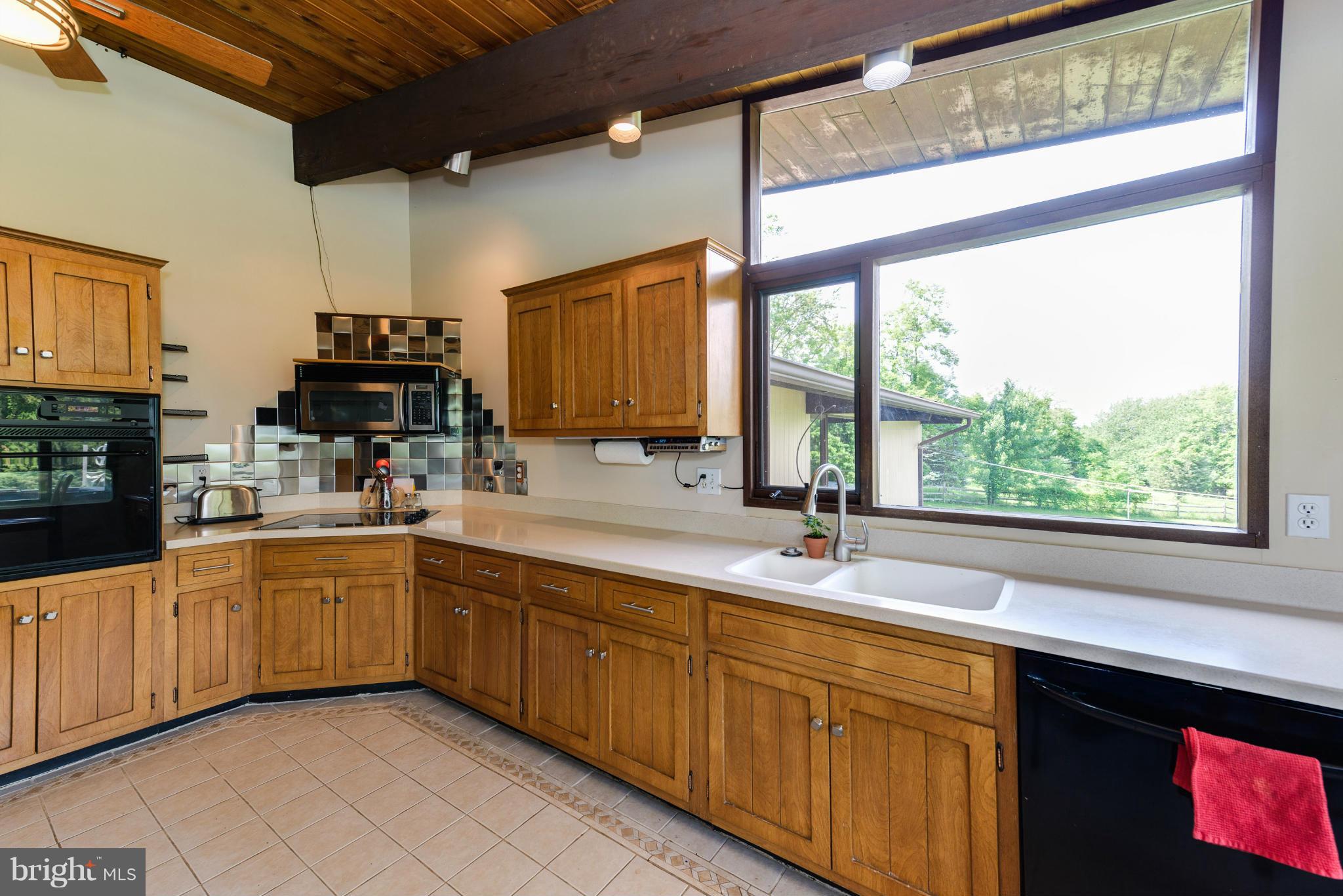 24131 Old Hundred Road Dickerson, MD 20842 - Photo 10 of 30 Kitchen