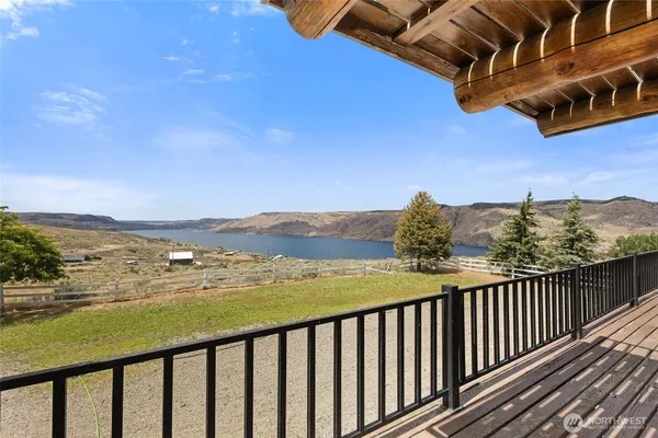 $699,000 | 46575 Meadowlark Lane, Grand Coulee, WA 99133