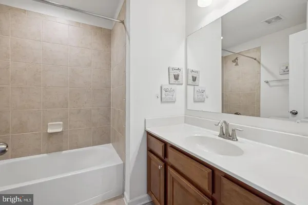 $2,650 | 6252 Newport Drive East, Frederick, MD 21701