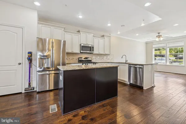 $2,650 | 6252 Newport Drive East, Frederick, MD 21701