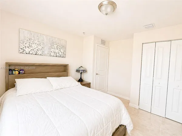 $2,390 | 1041 Northwest 5th Street, Unit 1041, Florida City, FL 33034