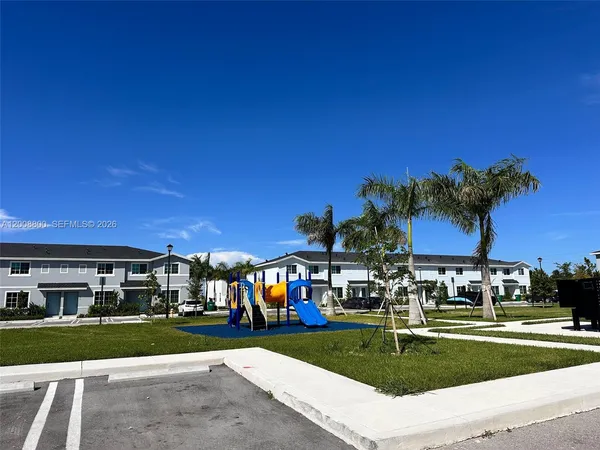 $2,390 | 1041 Northwest 5th Street, Unit 1041, Florida City, FL 33034
