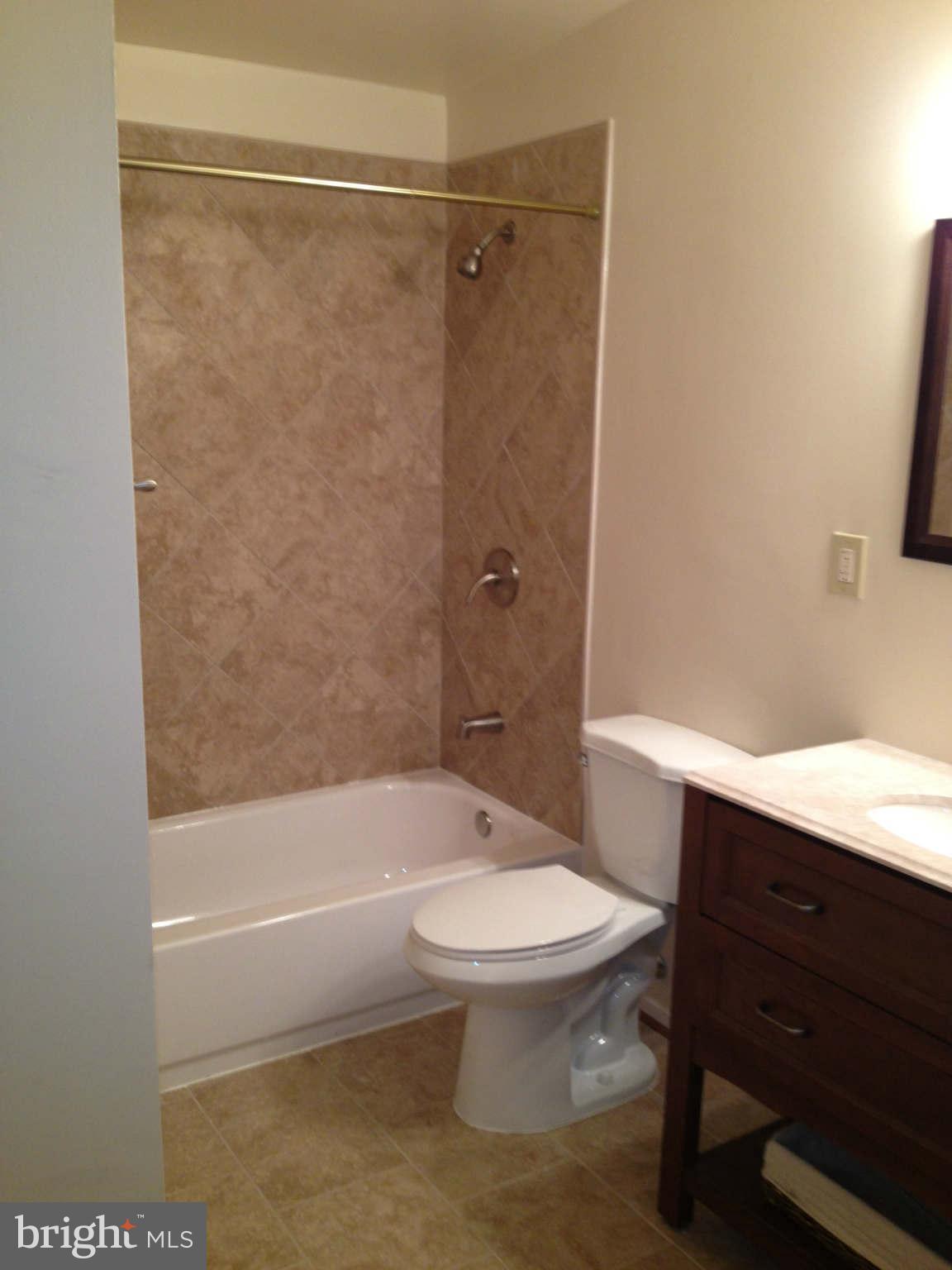 607 McIntyre Road Rockville, MD 20851 - Photo 2 of 11 Bath