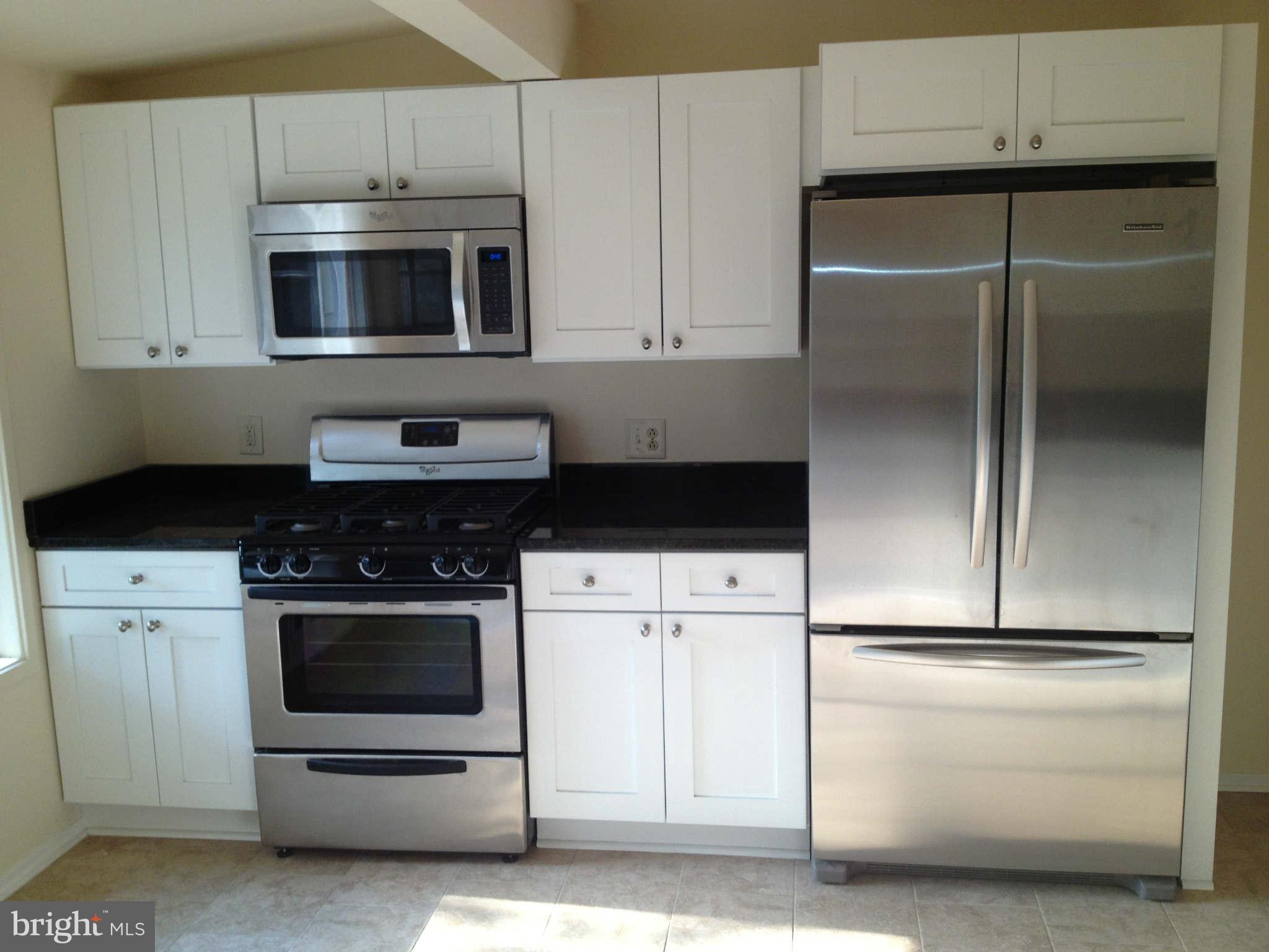607 McIntyre Road Rockville, MD 20851 - Photo 4 of 11 Kitchen