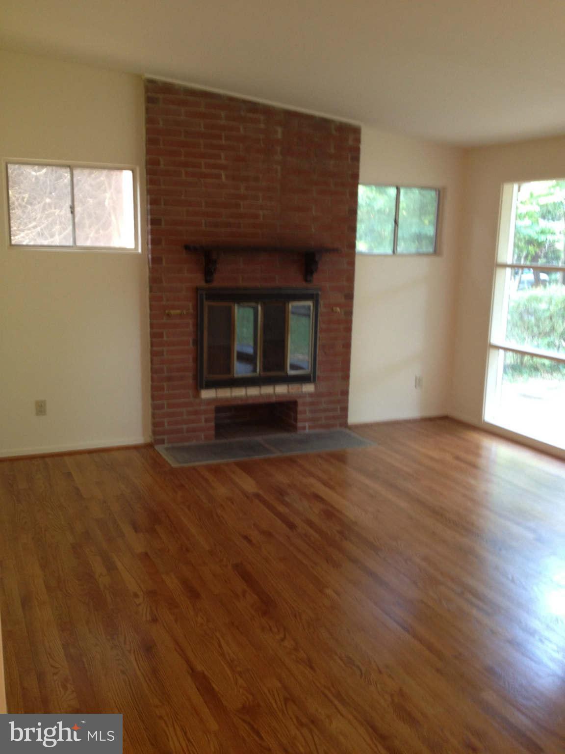 607 McIntyre Road Rockville, MD 20851 - Photo 7 of 11 Living Room