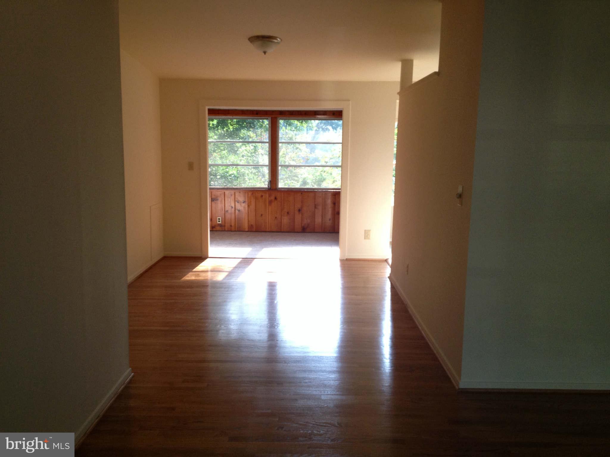 607 McIntyre Road Rockville, MD 20851 - Photo 9 of 11 Interior (General)