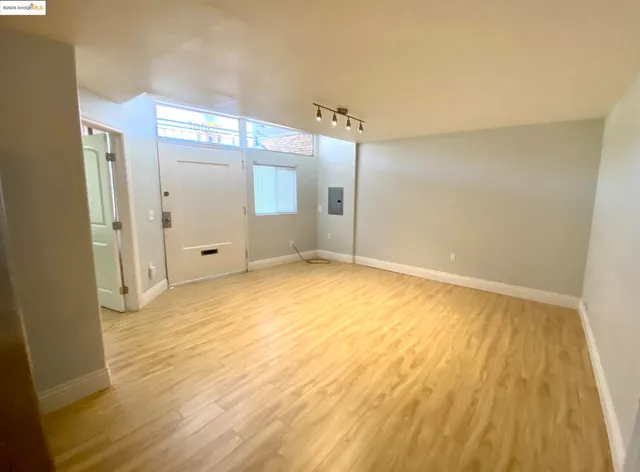 a view of empty room with window