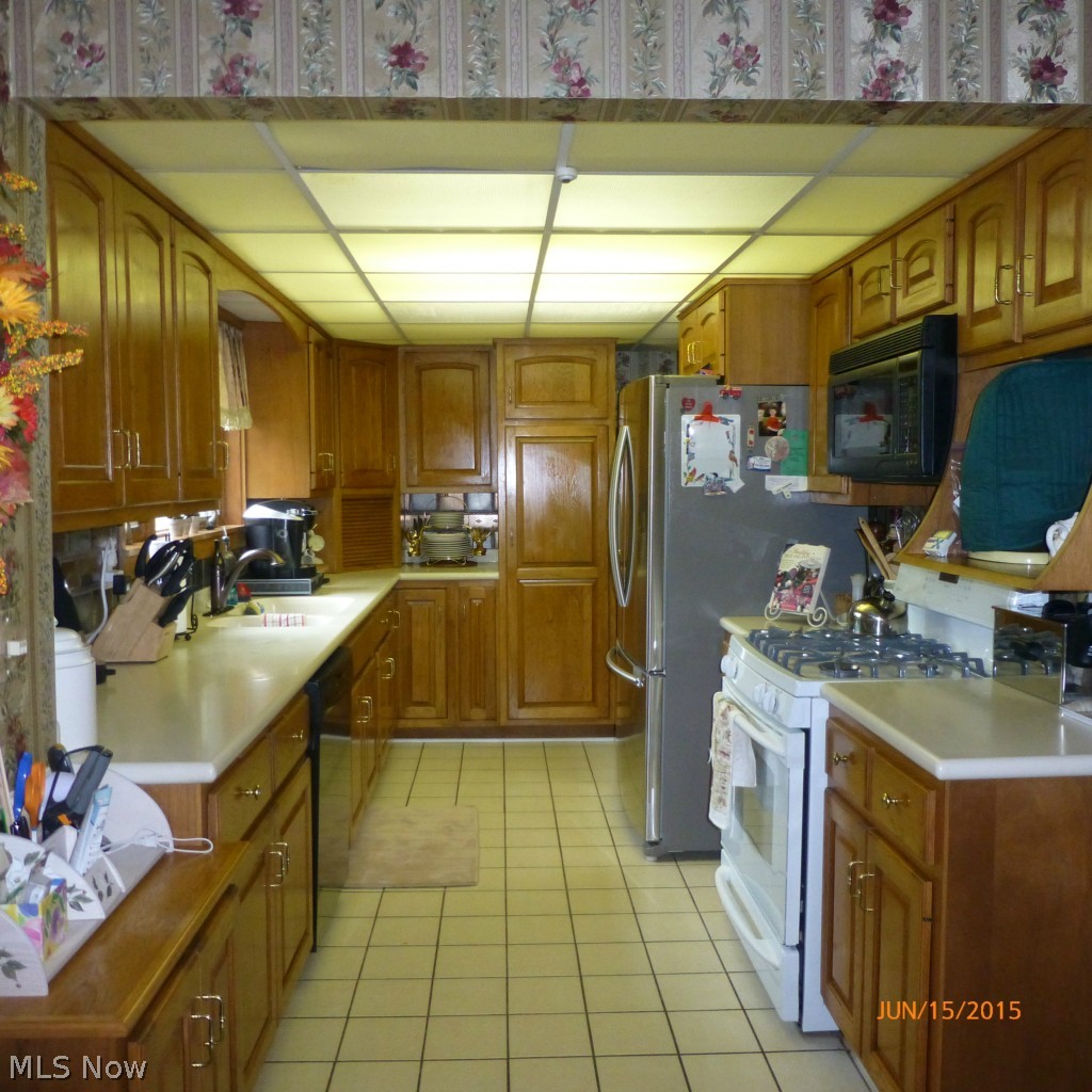3137 Mayfair Road Akron, OH 44312 - Photo 9 of 21 Gallery Image 9