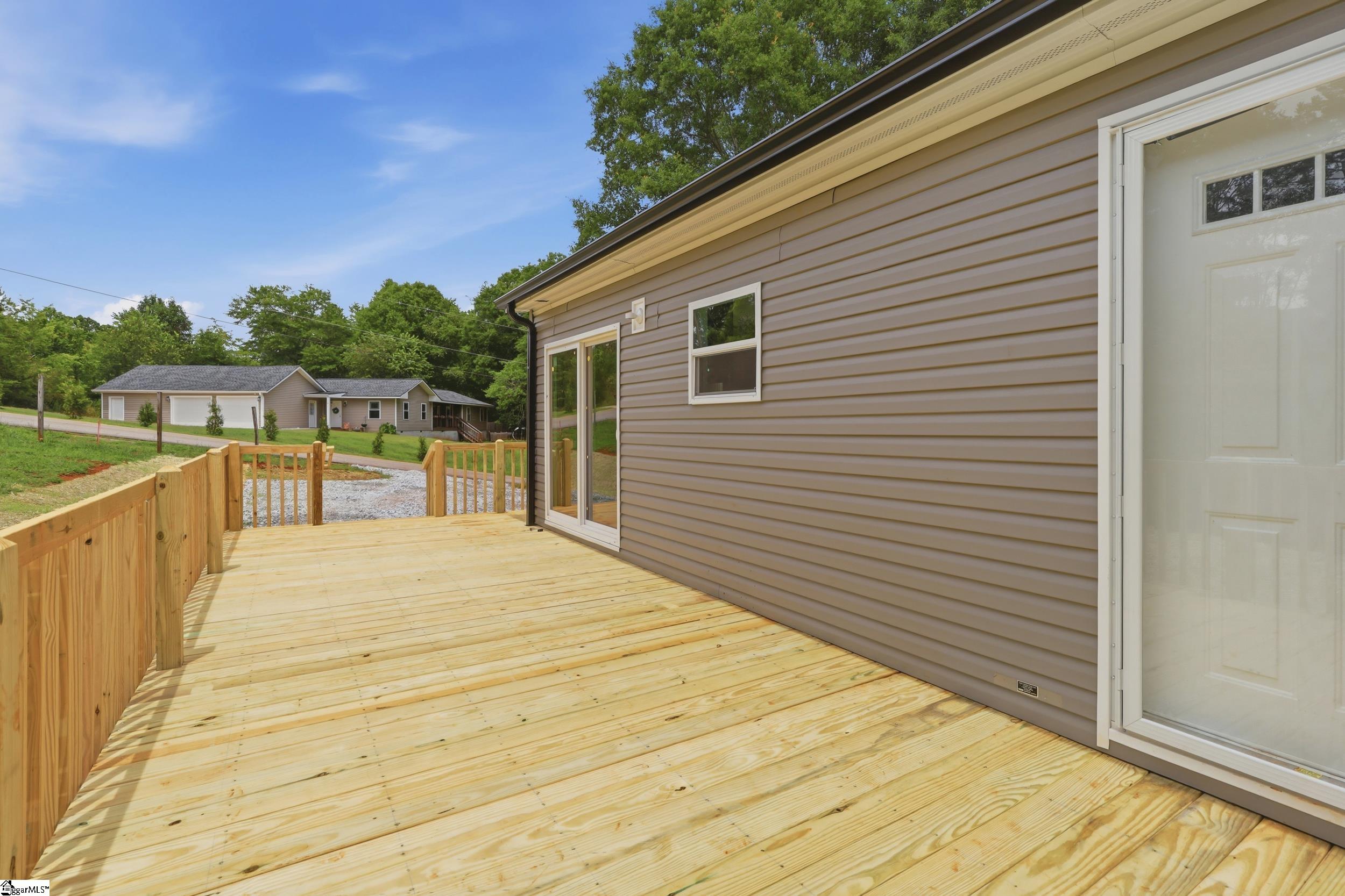 210 Frontier Drive Easley, SC 29640 - Photo 23 of 27