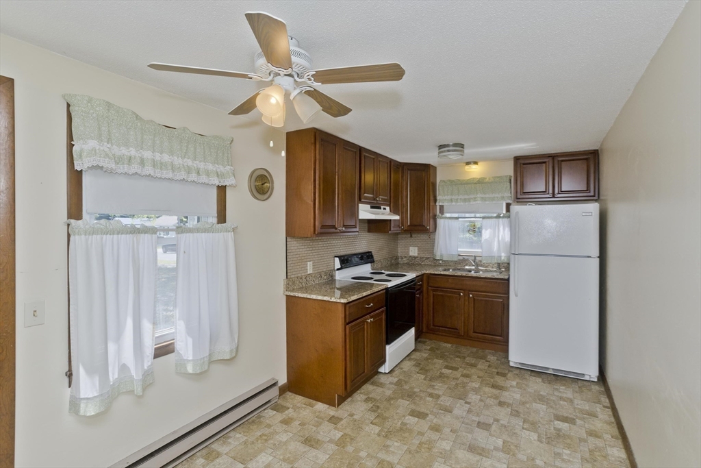 57 Price Street Springfield, MA 01104 - Photo 18 of 35