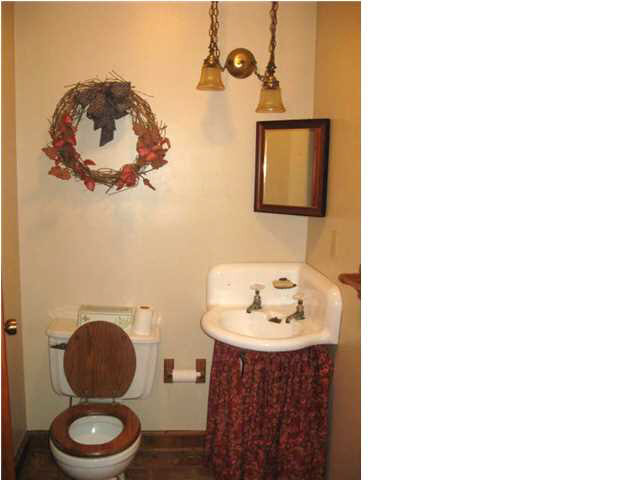 1994 Cedar Tree Lane Edwards, MS 39066 - Photo 11 of 28 HALF BATH