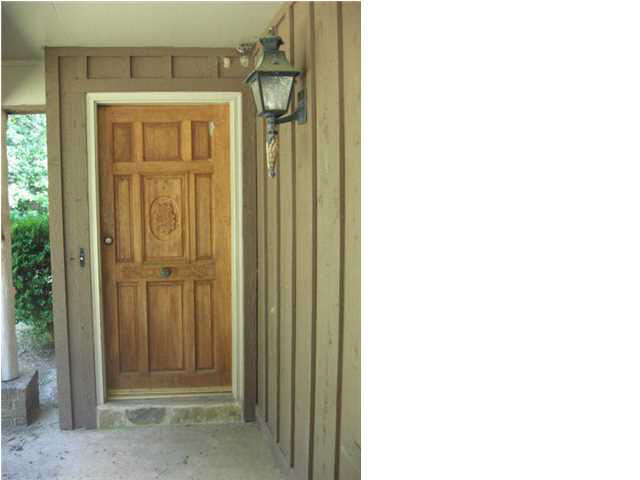 FRONT DOOR WITH DESIGN