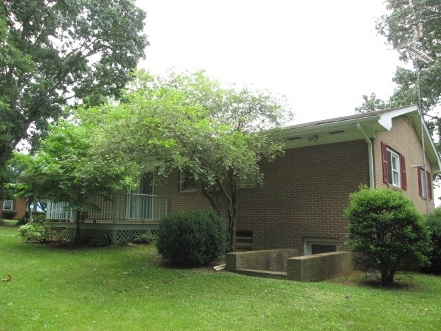 707 Circle View Road Luray, VA 22835 - Photo 4 of 18 Gallery Image 4