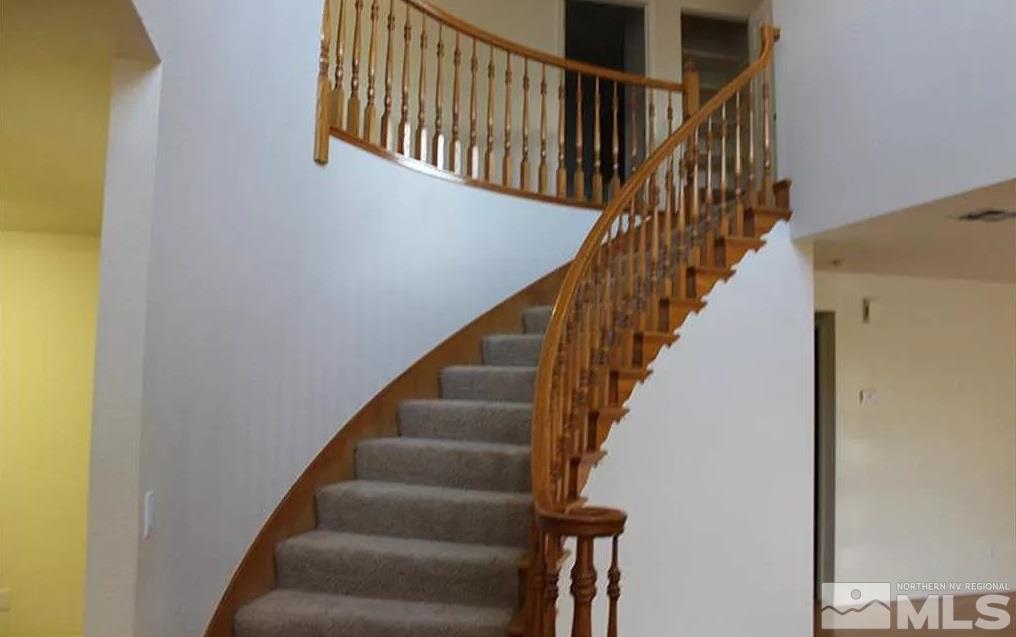 611 Tarn Way Reno, NV 89503 - Photo 4 of 25 Photo 4