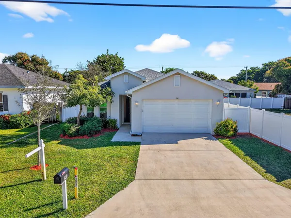 $5,000 | 341 Oak Alley, Delray Beach, FL 33444