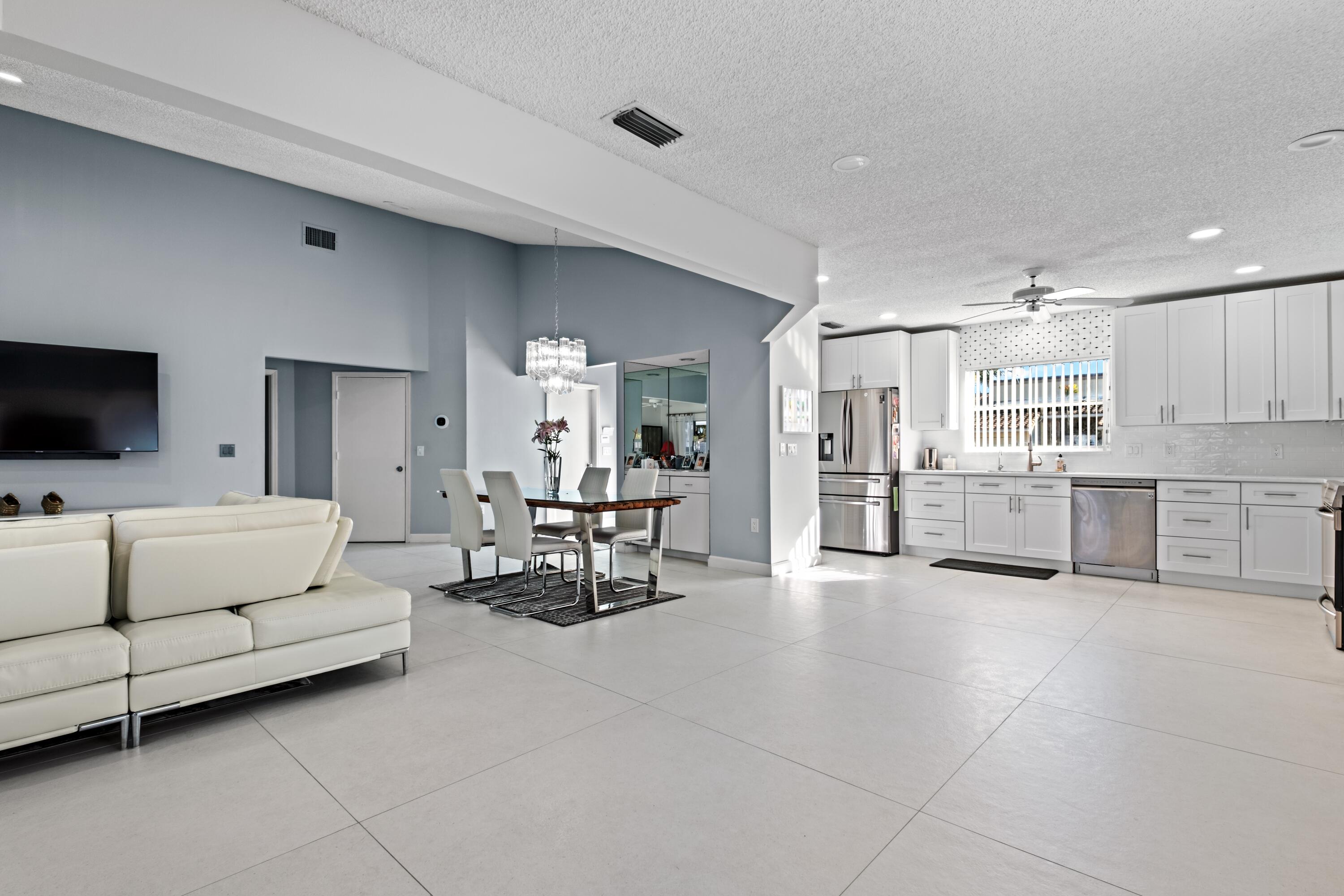 7017 Northwest 3rd Avenue Boca Raton, FL 33487 - Photo 13 of 32 R_F34.png