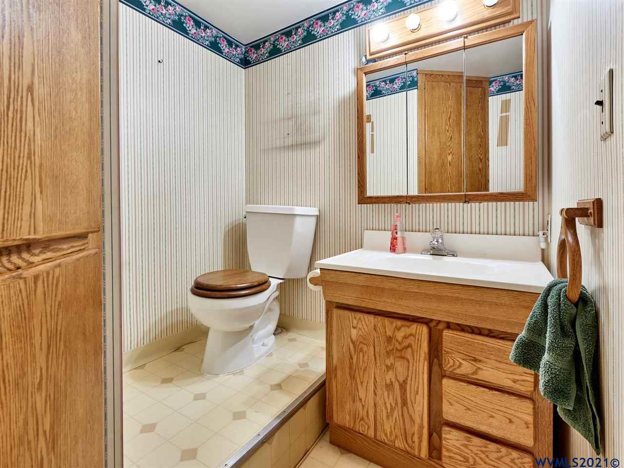 341 Southeast 4th Avenue Albany, OR 97321 - Photo 34 of 38