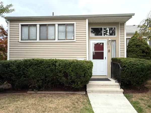 $202,950 | 92 Shepards Knoll Drive, Unit 92, Hamden, CT 06514