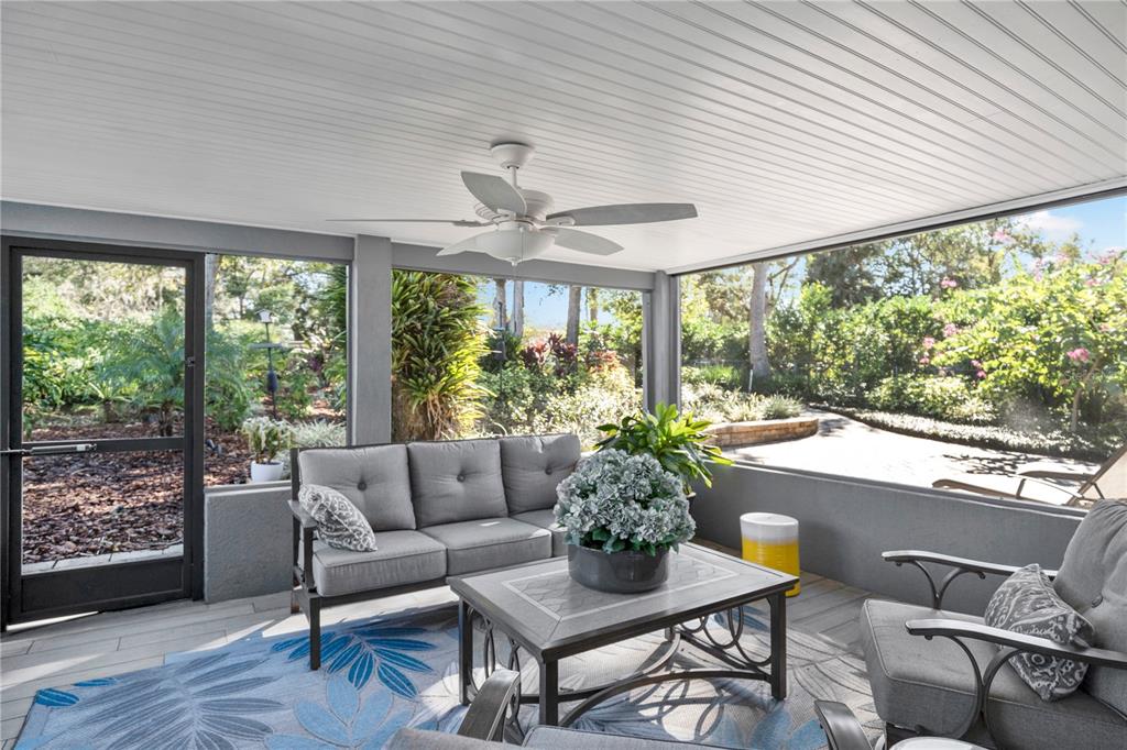557 Karen Avenue Altamonte Springs, FL 32701 - Photo 23 of 35 a living room with furniture and a large window