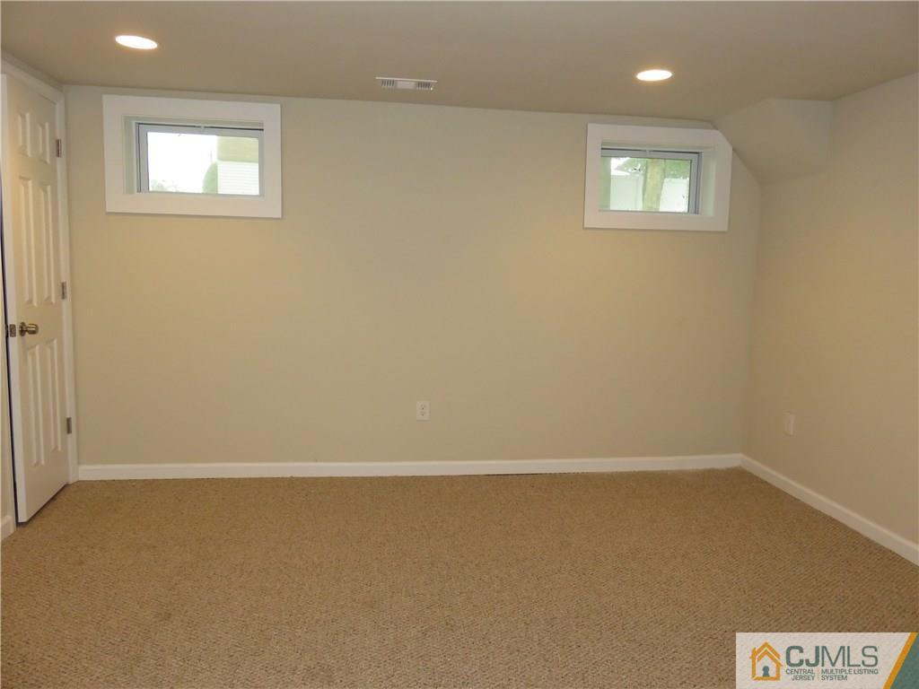 58 Harmon Road Edison, NJ 08837 - Photo 18 of 20 an empty room with a window