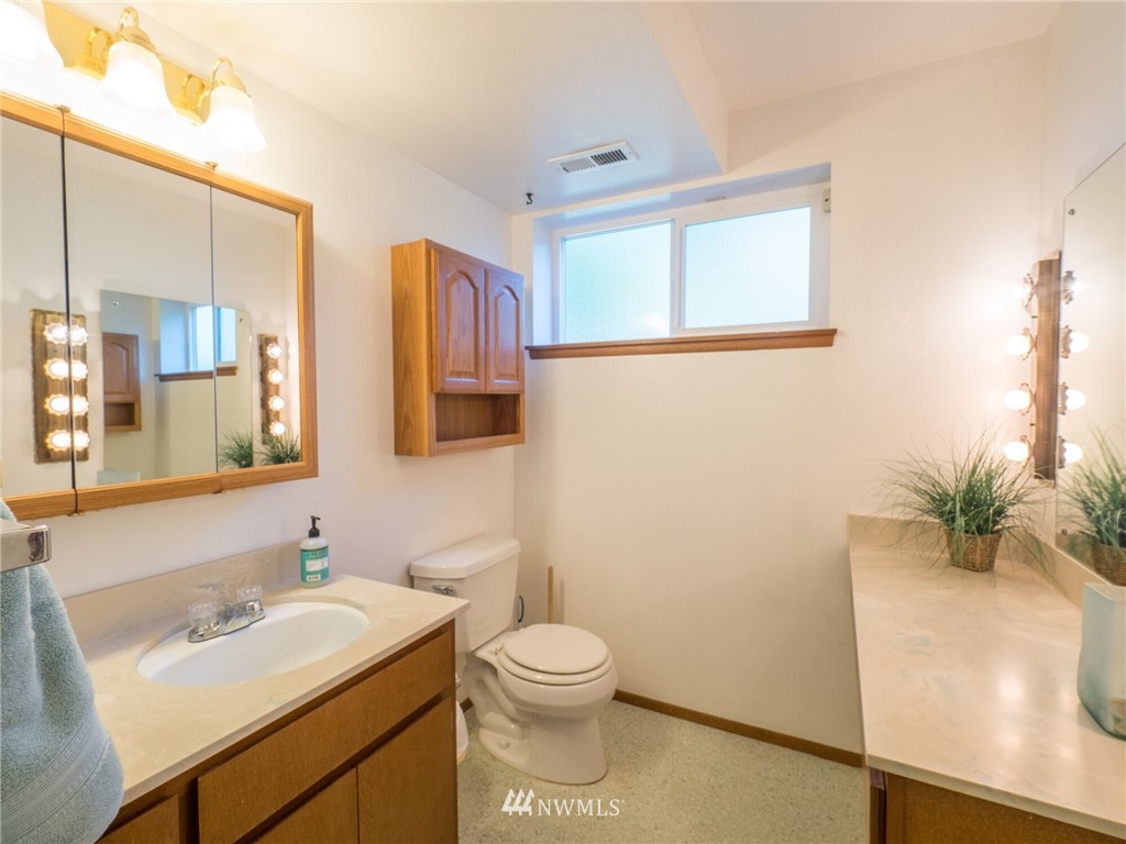 329 176th Place Southwest Bothell, WA 98012 - Photo 16 of 23