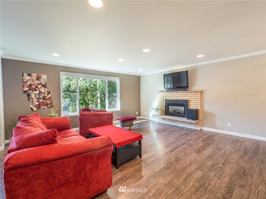 329 176th Place Southwest Bothell, WA 98012 - Photo 5 of 23