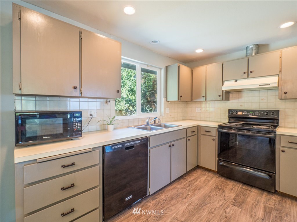 329 176th Place Southwest Bothell, WA 98012 - Photo 7 of 23