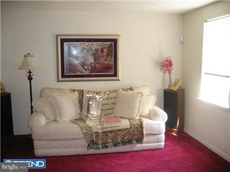1155 Collings Road Camden, NJ 08104 - Photo 3 of 10 Living Room