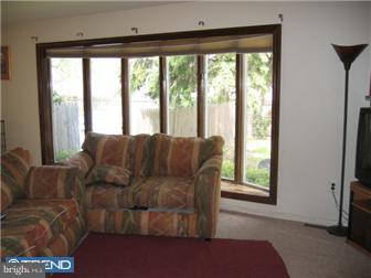 1155 Collings Road Camden, NJ 08104 - Photo 8 of 10 Family Room