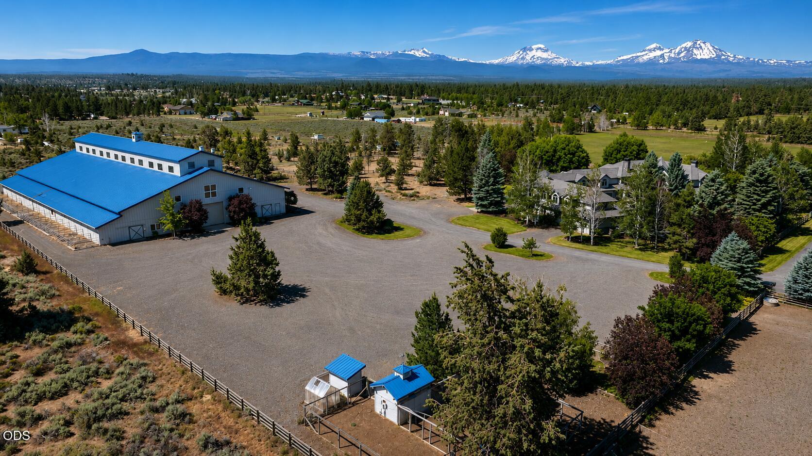67480 Cloverdale Road Bend, OR 97703 - Photo 4 of 62