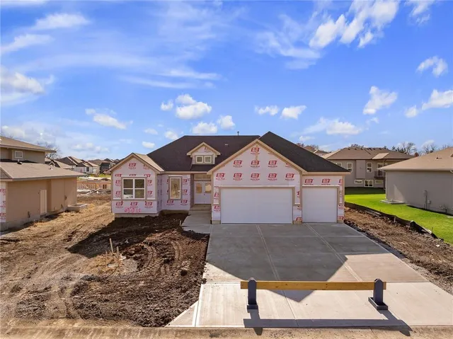 $636,325 | 25011 West 89th Street, Lenexa, KS 66227