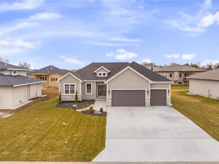$636,325 | 25011 West 89th Street, Lenexa, KS 66227