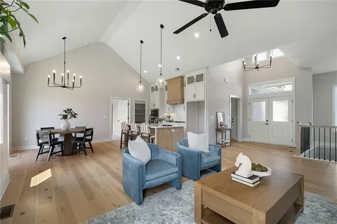 $636,325 | 25011 West 89th Street, Lenexa, KS 66227
