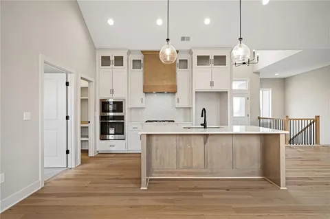 $636,325 | 25011 West 89th Street, Lenexa, KS 66227