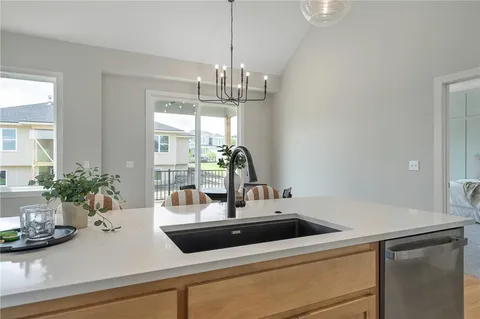 $636,325 | 25011 West 89th Street, Lenexa, KS 66227