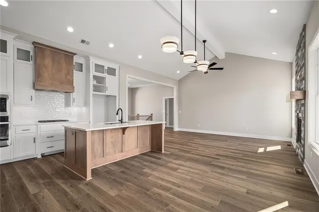 $636,325 | 25011 West 89th Street, Lenexa, KS 66227