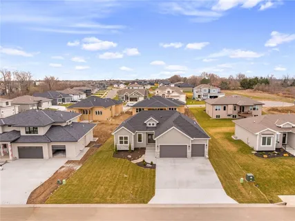 $636,325 | 25011 West 89th Street, Lenexa, KS 66227