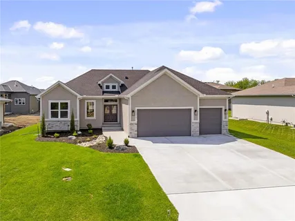 $636,325 | 25011 West 89th Street, Lenexa, KS 66227