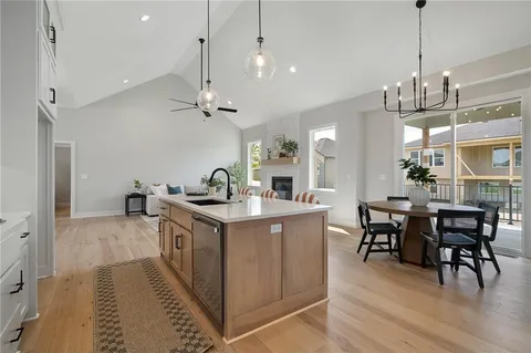 $636,325 | 25011 West 89th Street, Lenexa, KS 66227