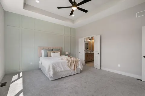 $636,325 | 25011 West 89th Street, Lenexa, KS 66227