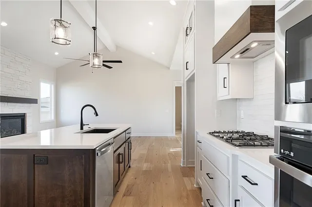 $636,325 | 25011 West 89th Street, Lenexa, KS 66227