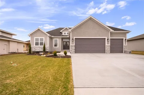 $636,325 | 25011 West 89th Street, Lenexa, KS 66227
