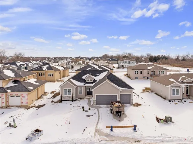 $636,325 | 25011 West 89th Street, Lenexa, KS 66227