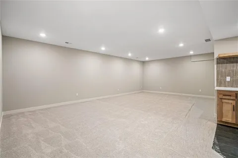 $636,325 | 25011 West 89th Street, Lenexa, KS 66227