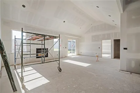 $636,325 | 25011 West 89th Street, Lenexa, KS 66227