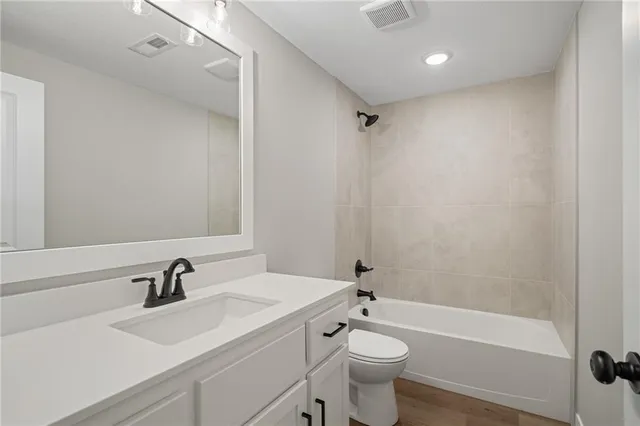 $636,325 | 25011 West 89th Street, Lenexa, KS 66227