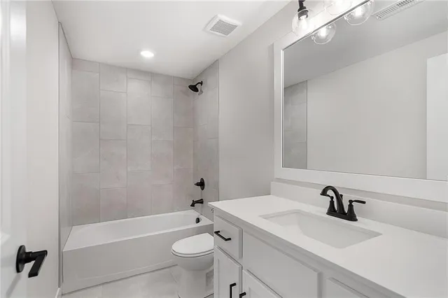 $636,325 | 25011 West 89th Street, Lenexa, KS 66227