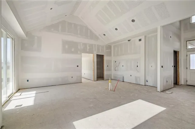 $636,325 | 25011 West 89th Street, Lenexa, KS 66227