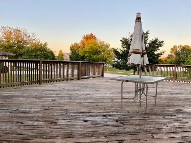 $412,000 | 7632 Hanover Drive, Tinley Park, IL 60477