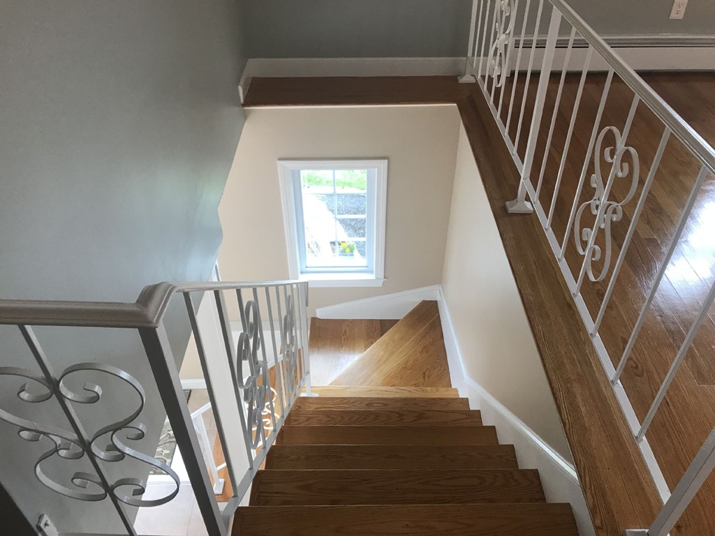 30 Crest Road Framingham, MA 01702 - Photo 3 of 17 Gallery Image 3